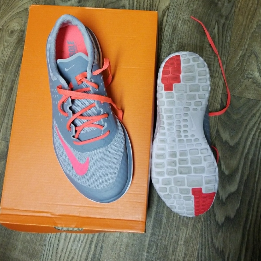 Shoes - Picture 3 of 4